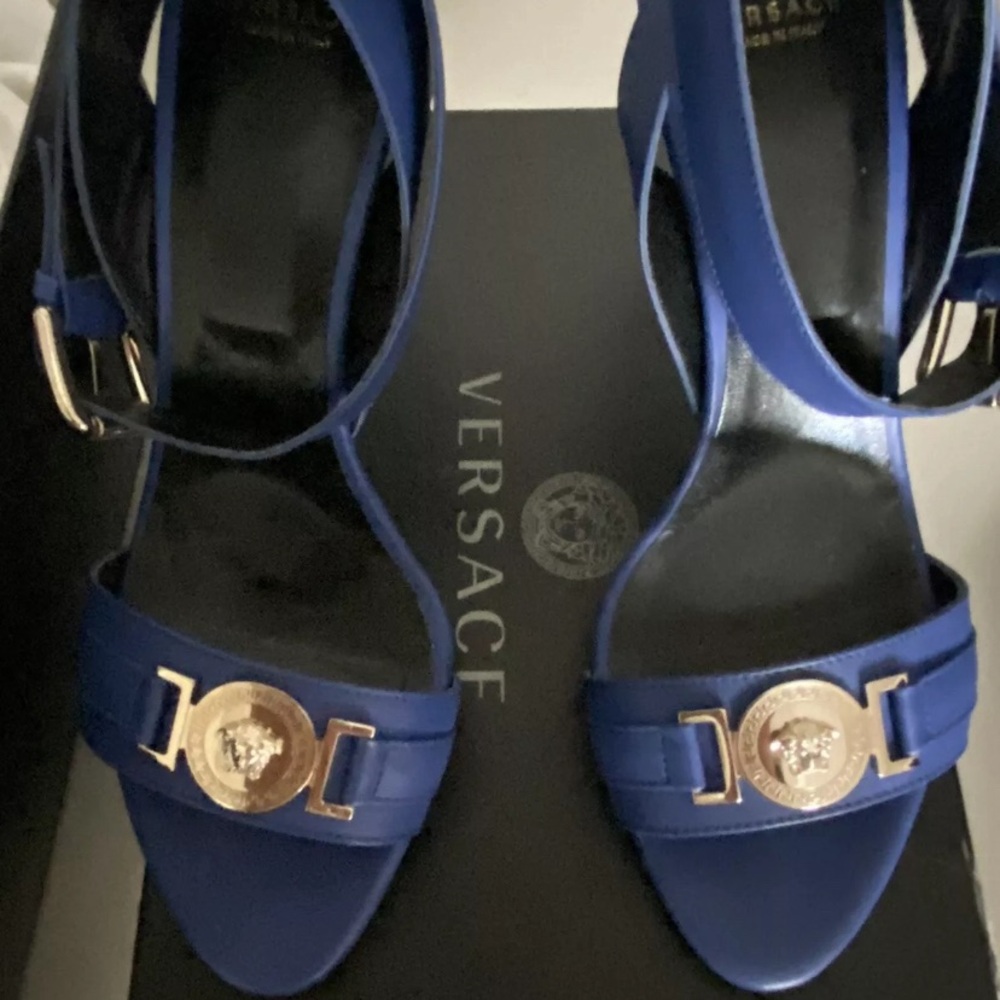 Genuine Versace Medusa Blue Leather High Heel Sandals size 39/9